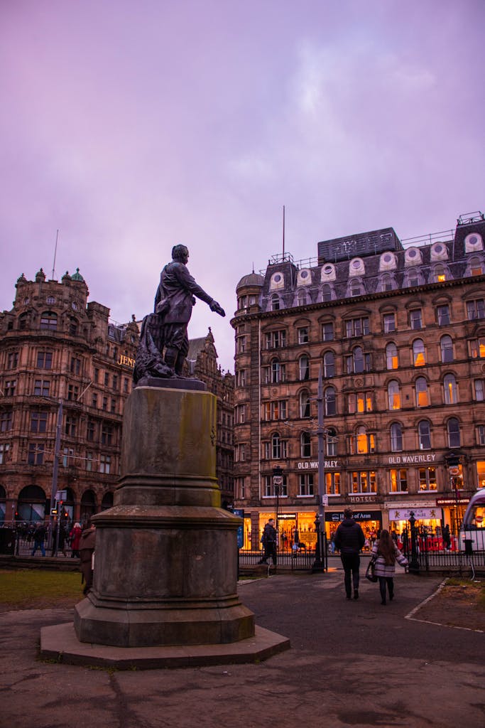 Things to Do in Edinburgh for Couples